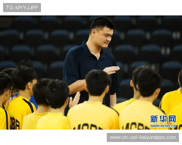 球员出席青少年训练营 分享比赛经验,球队青训